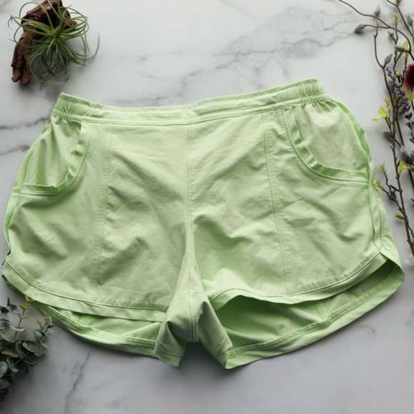 Athleta Pants - ❤️Athleta quick dry running short green 0879